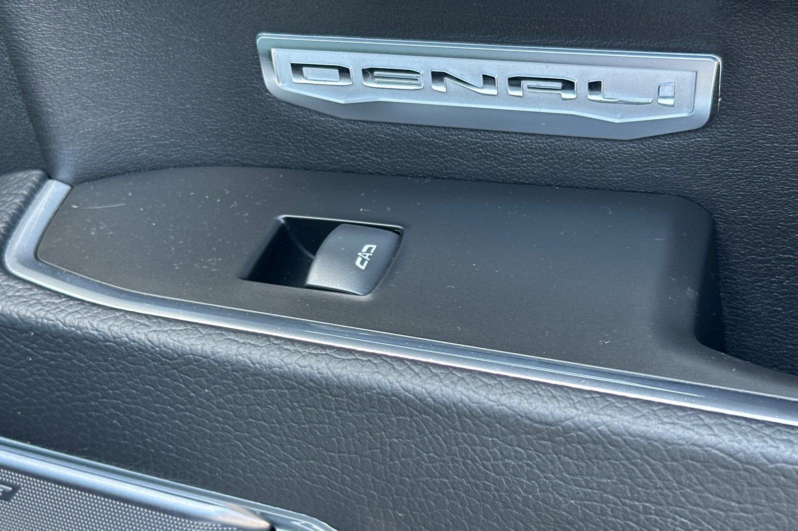 Used 2025 GMC Sierra 1500 Denali w/ Denali Reserve Package image 21