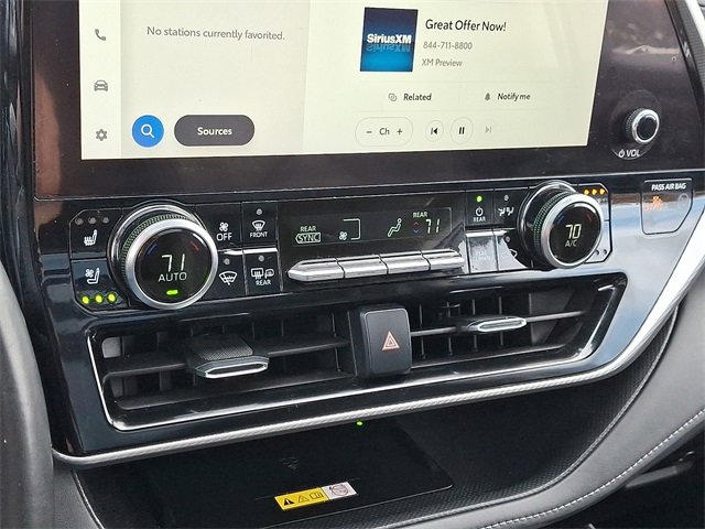 Used 2023 Toyota Highlander Platinum image 17