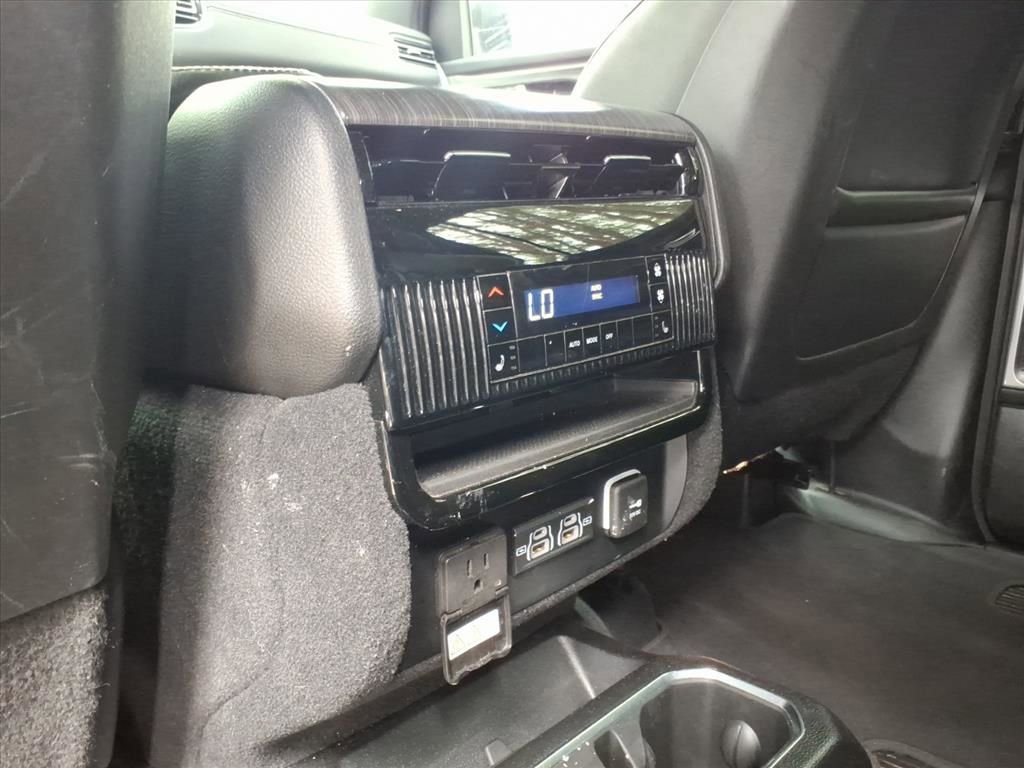 Used 2024 Jeep Wagoneer Series III AWD/4WD image 28