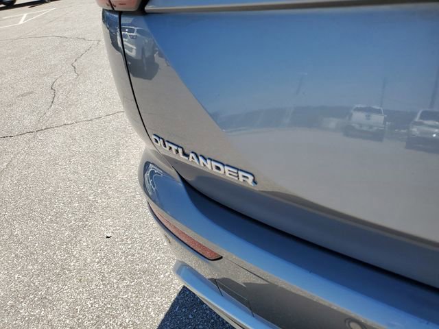 Used 2023 Mitsubishi Outlander SEL AWD/4WD image 7