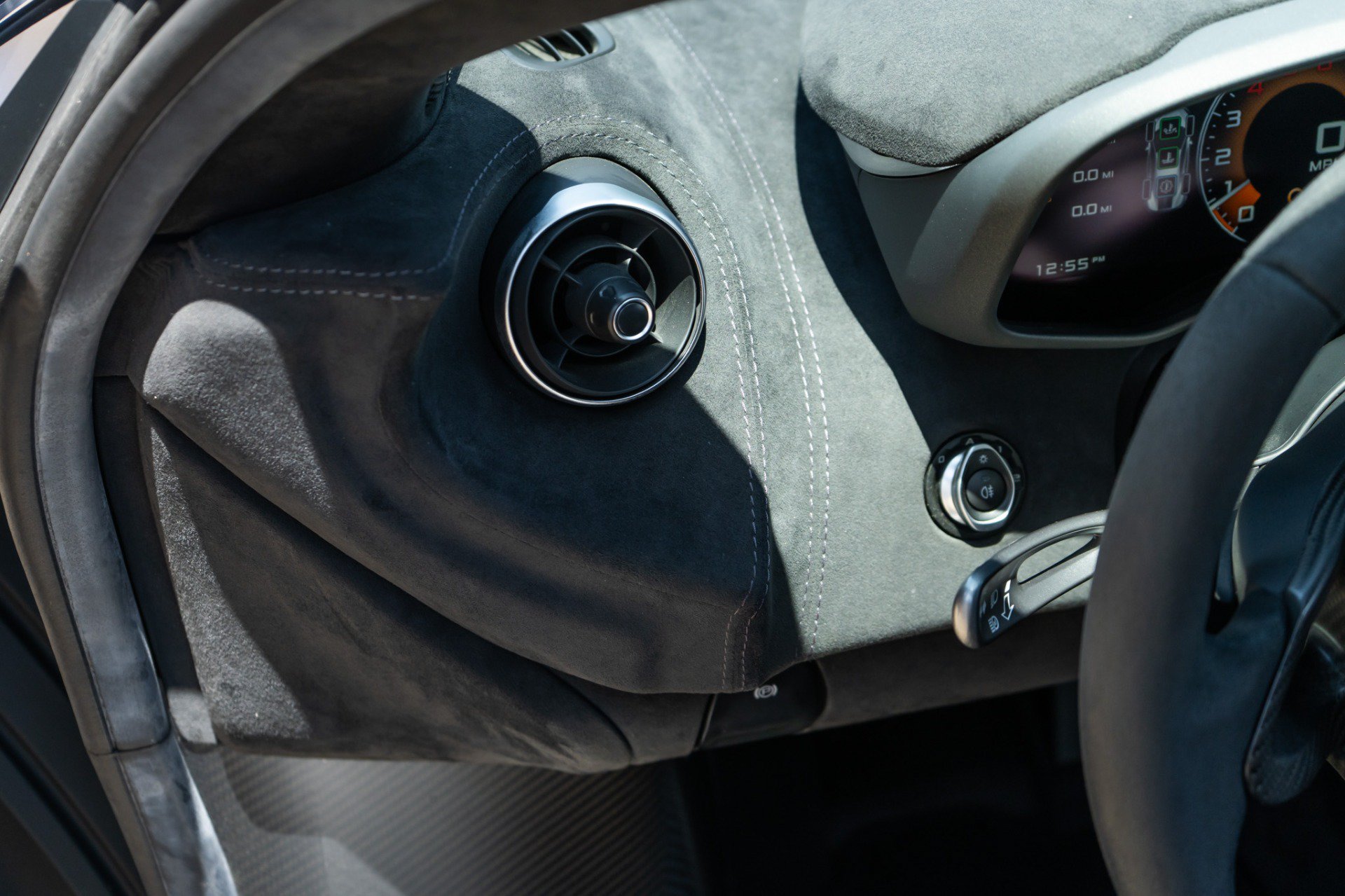 Used 2020 McLaren 620R RWD image 20