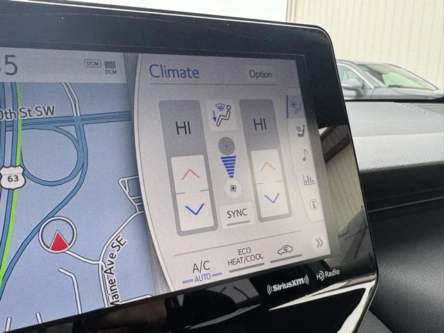 Certified 2022 Toyota Venza Limited image 17