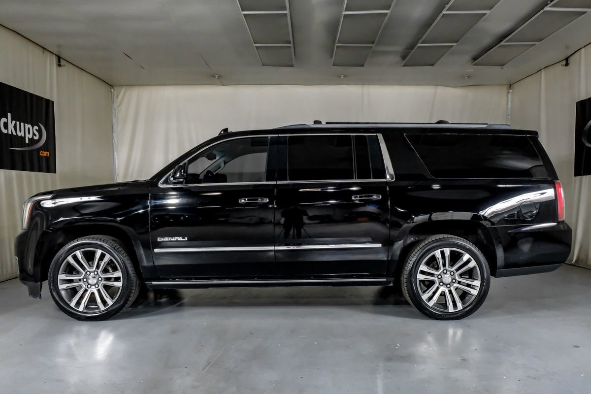 Used 2017 GMC Yukon XL Denali w/ Open Road Package AWD/4WD image 11