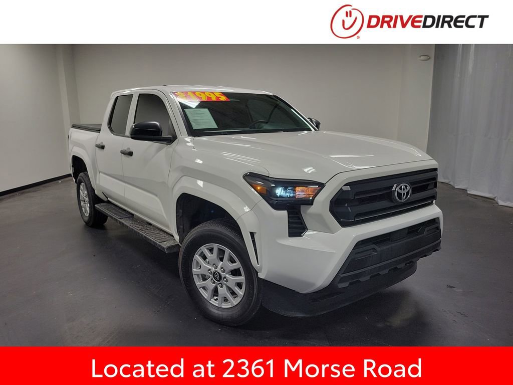 Used 2025 Toyota Tacoma SR image 1