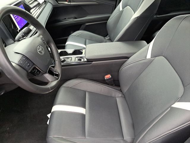 Used 2025 Toyota Camry SE image 23
