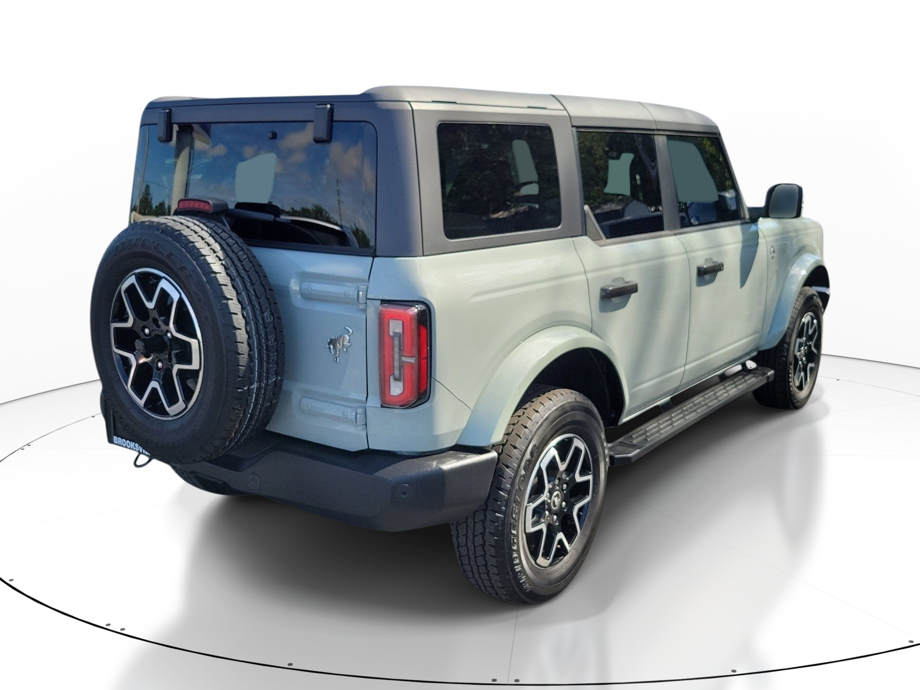 Used 2024 Ford Bronco Outer Banks AWD/4WD image 2