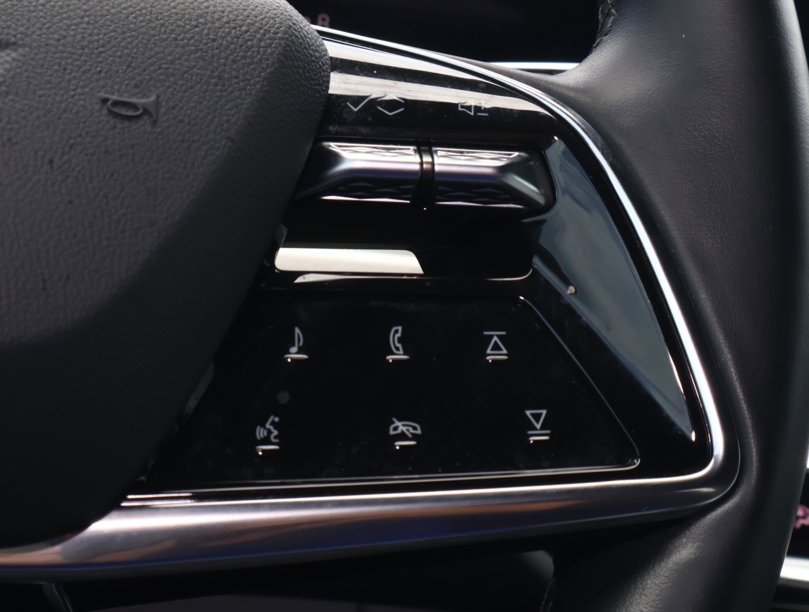 Certified 2024 Cadillac Lyriq Sport RWD image 30