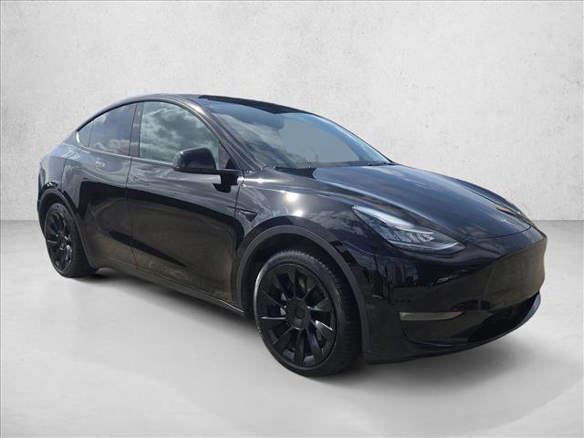 Used 2022 Tesla Model Y Long Range video 3