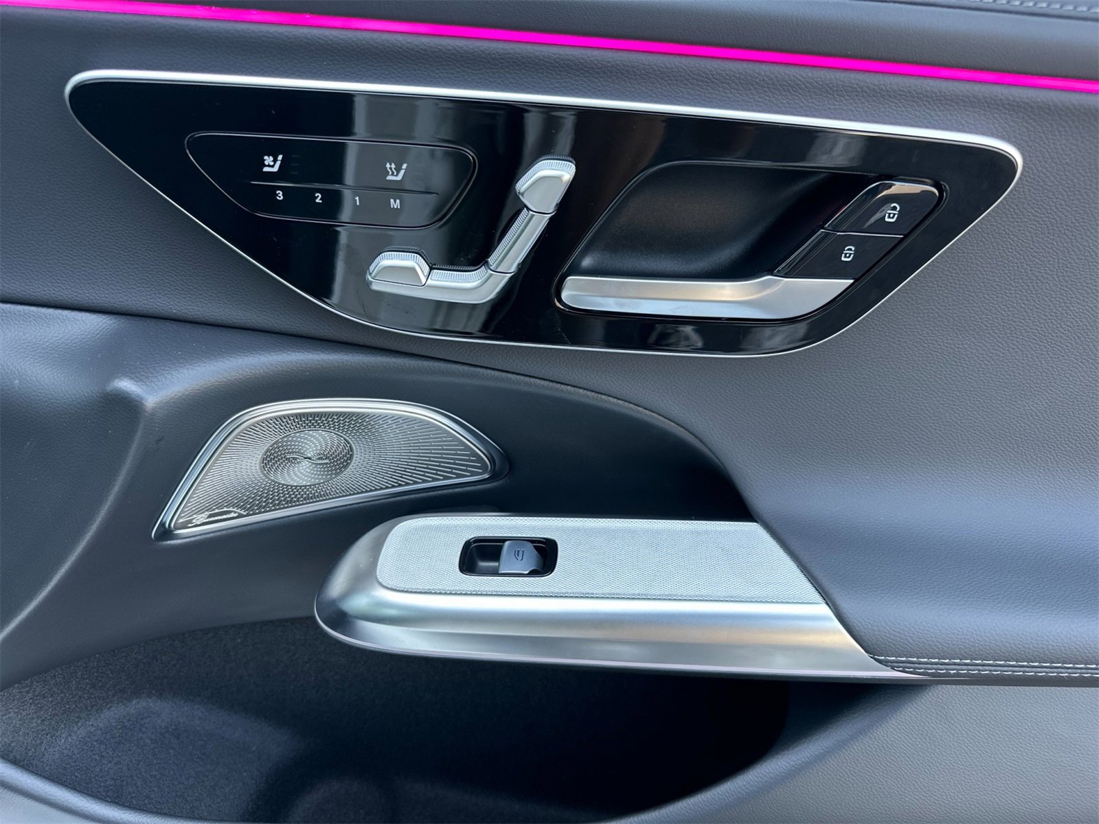 Used 2024 Mercedes-Benz E 350 4MATIC Sedan image 18