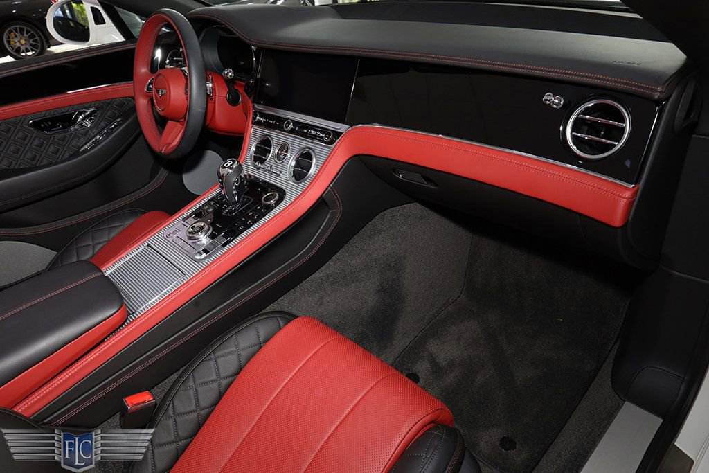 Used 2022 Bentley Continental GT V8 image 22