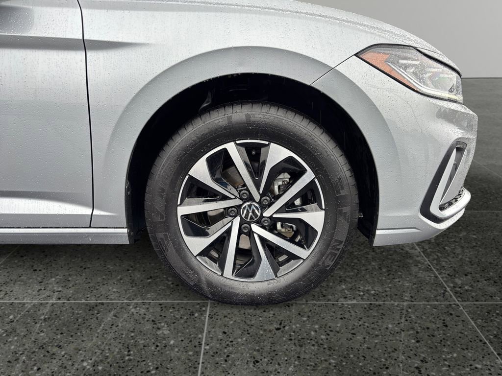 Used 2025 Volkswagen Jetta S image 9