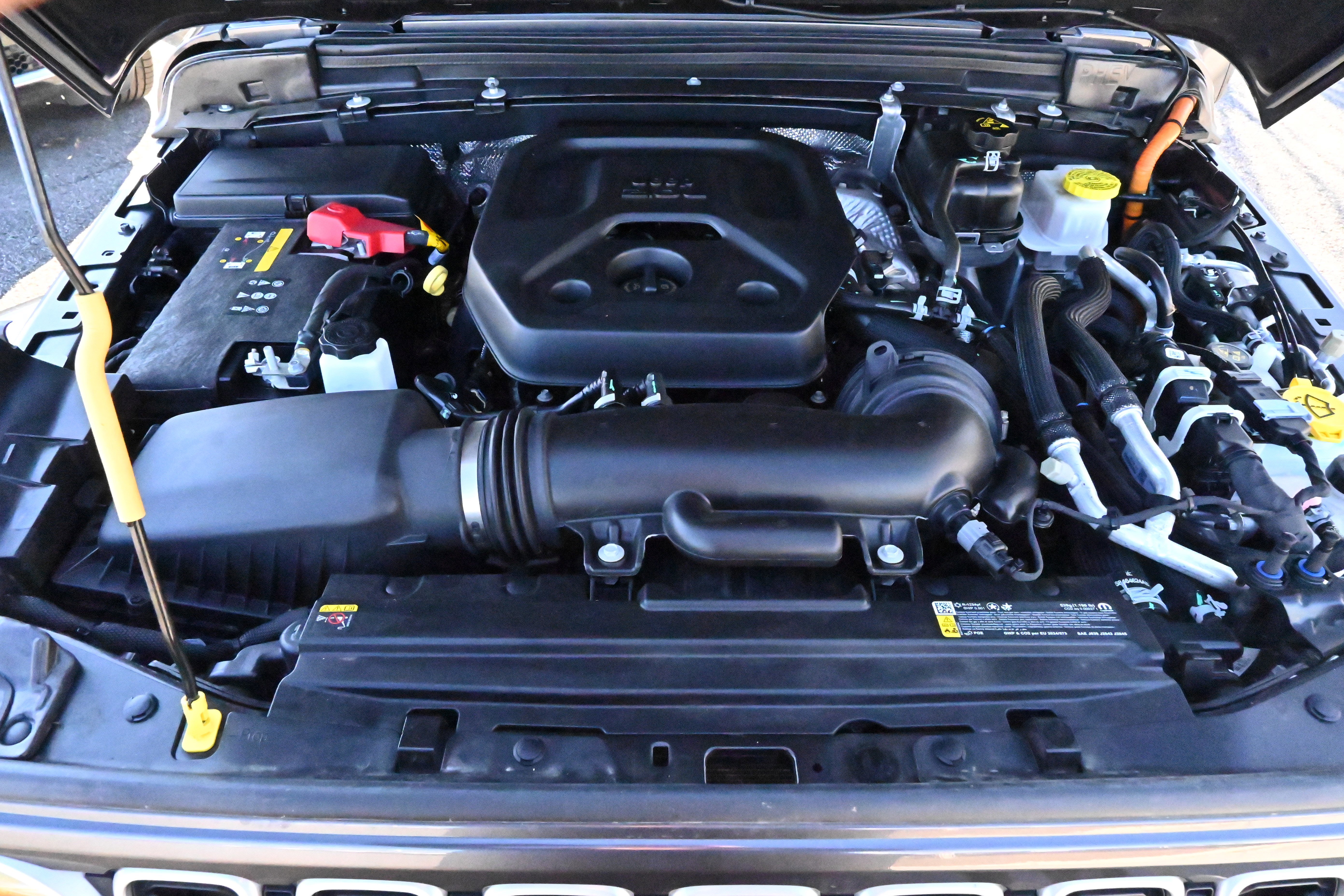 Used 2025 Jeep Wrangler Sahara w/ Safety Group image 26