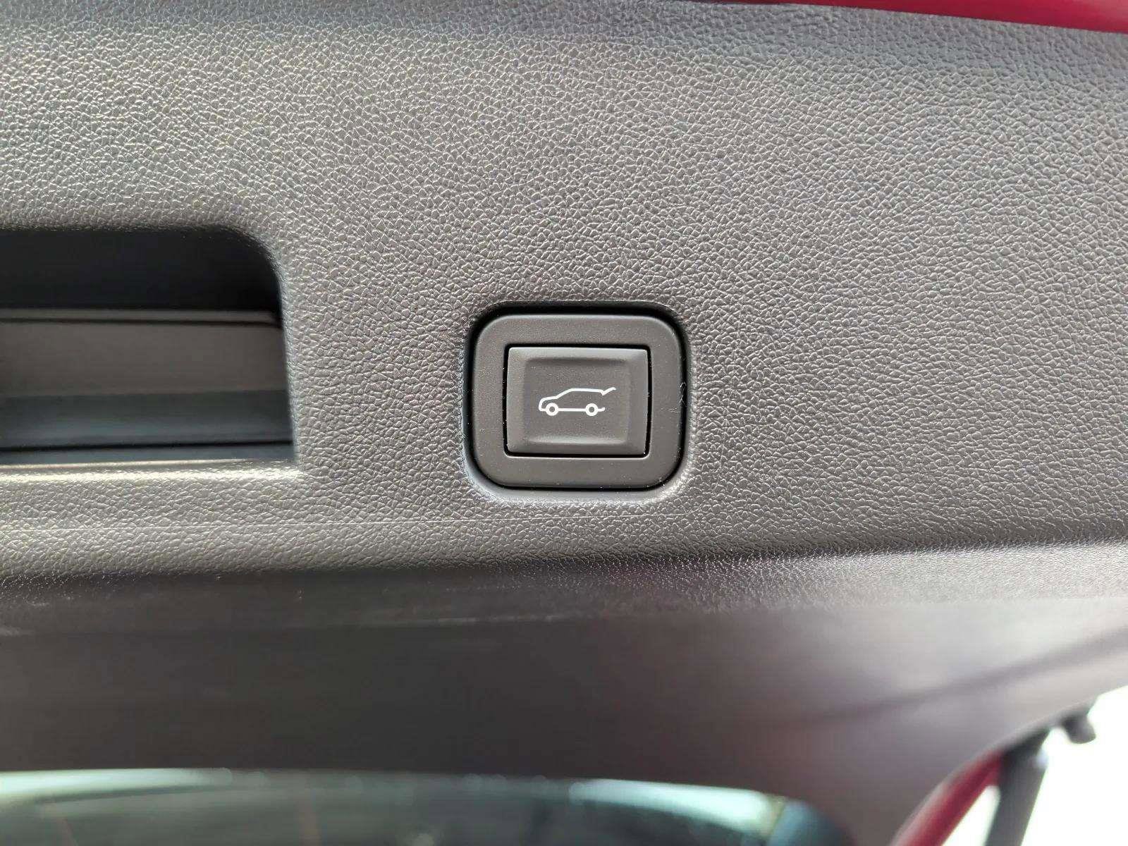 Used 2025 GMC Acadia Denali image 21