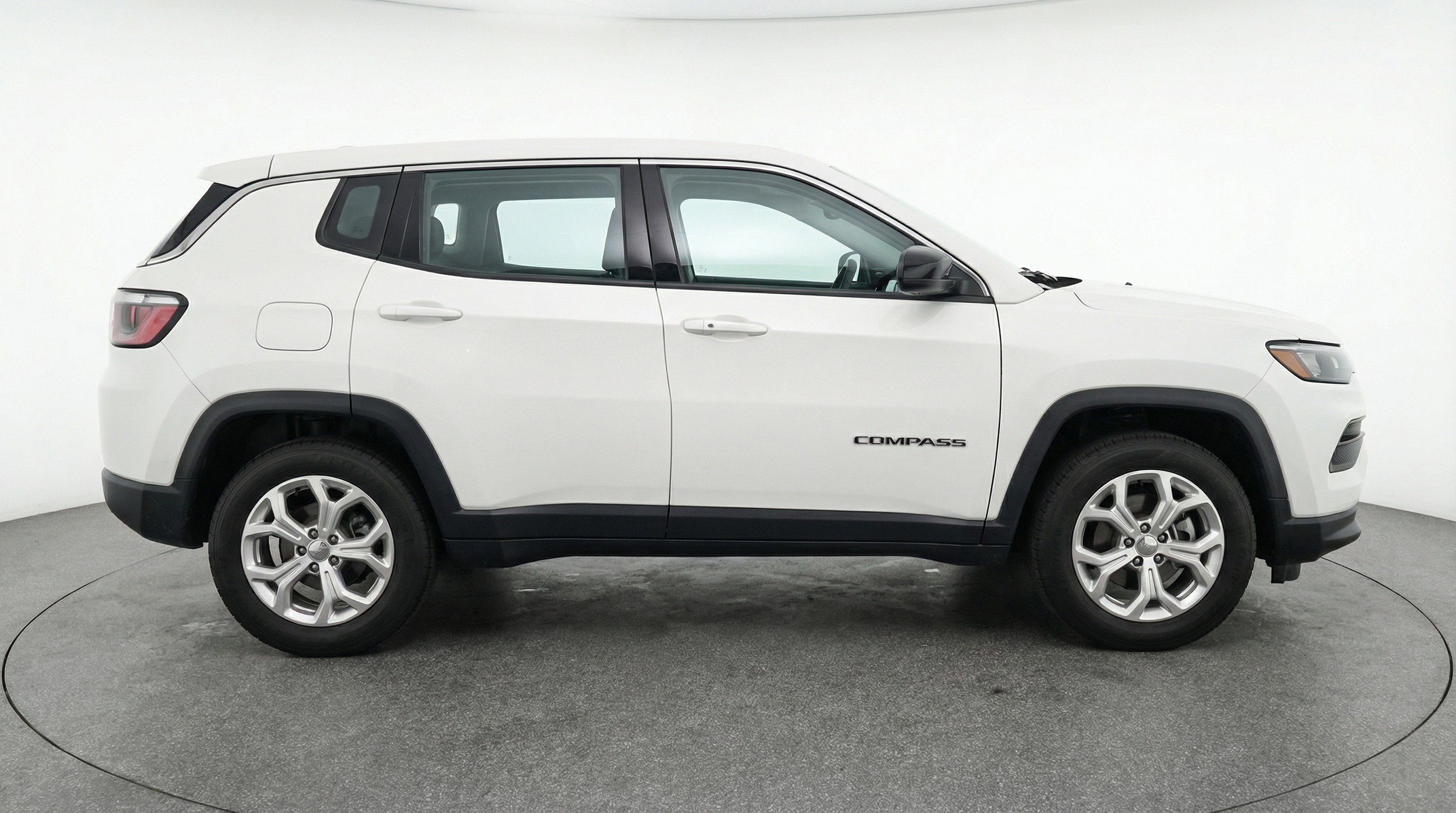 Used 2025 Jeep Compass Latitude image 11