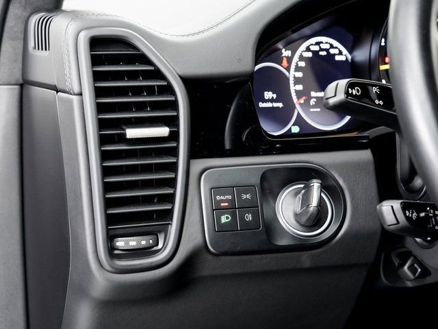 Certified 2022 Porsche Cayenne Turbo GT image 11