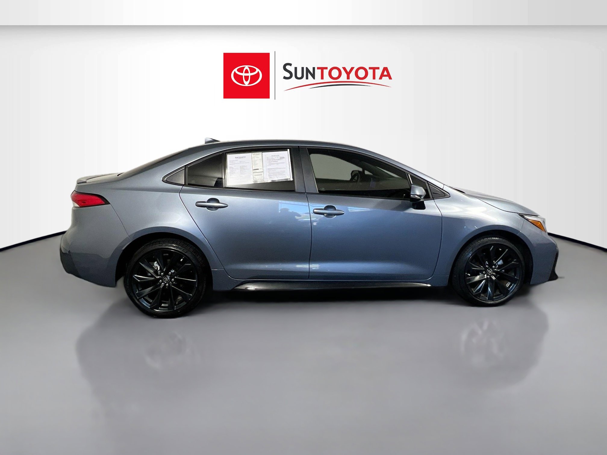 Used 2023 Toyota Corolla SE image 2