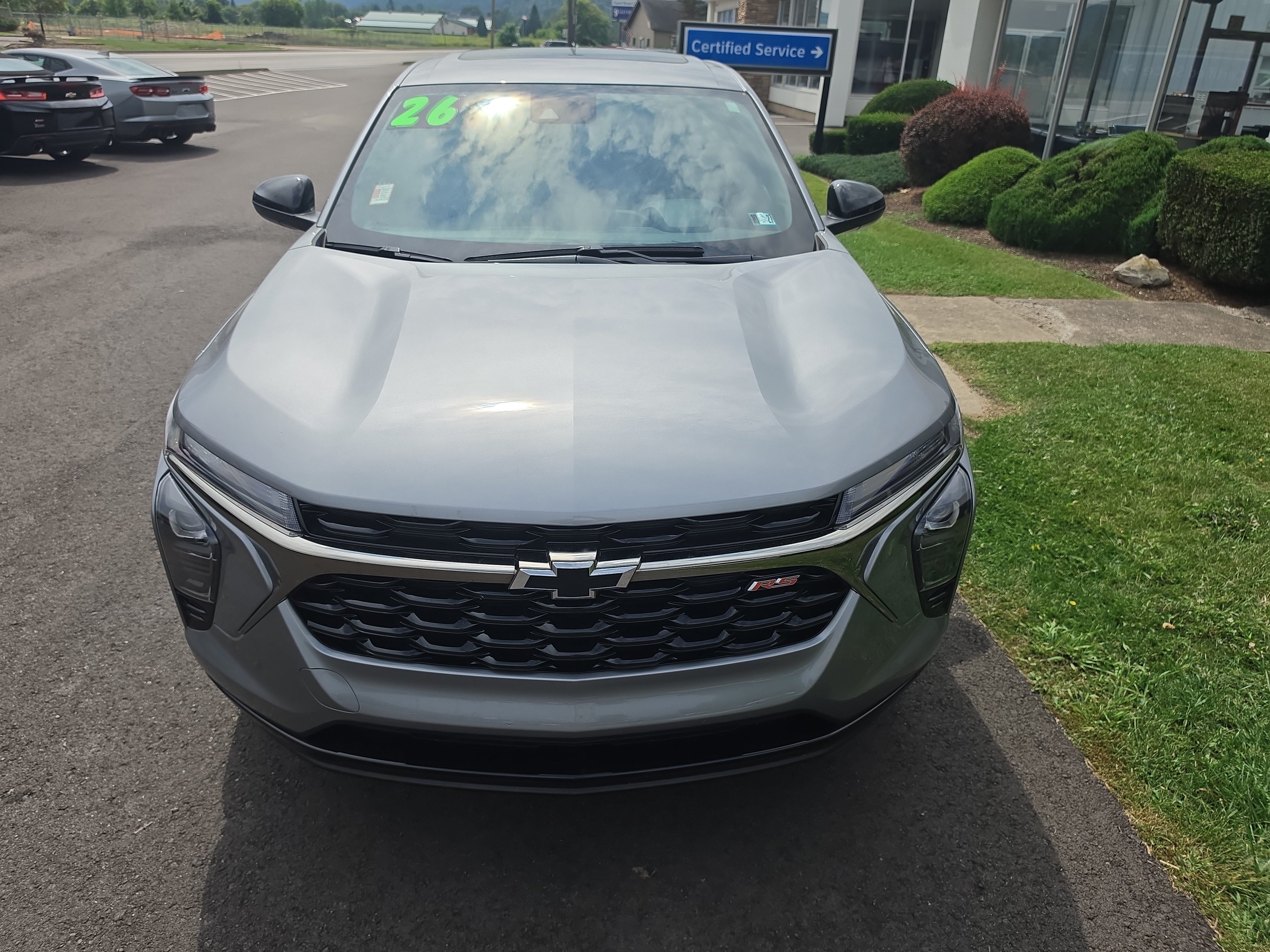 Used 2026 Chevrolet Trax RS w/ Sunroof Package FWD image 9