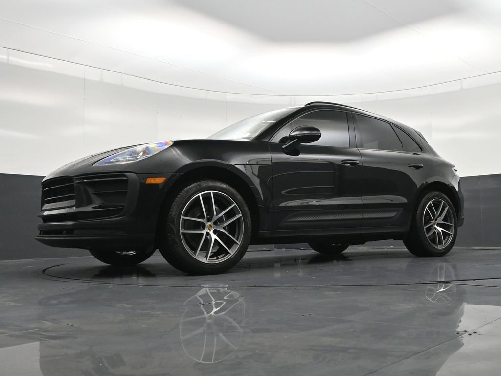 Used 2022 Porsche Macan AWD/4WD image 25