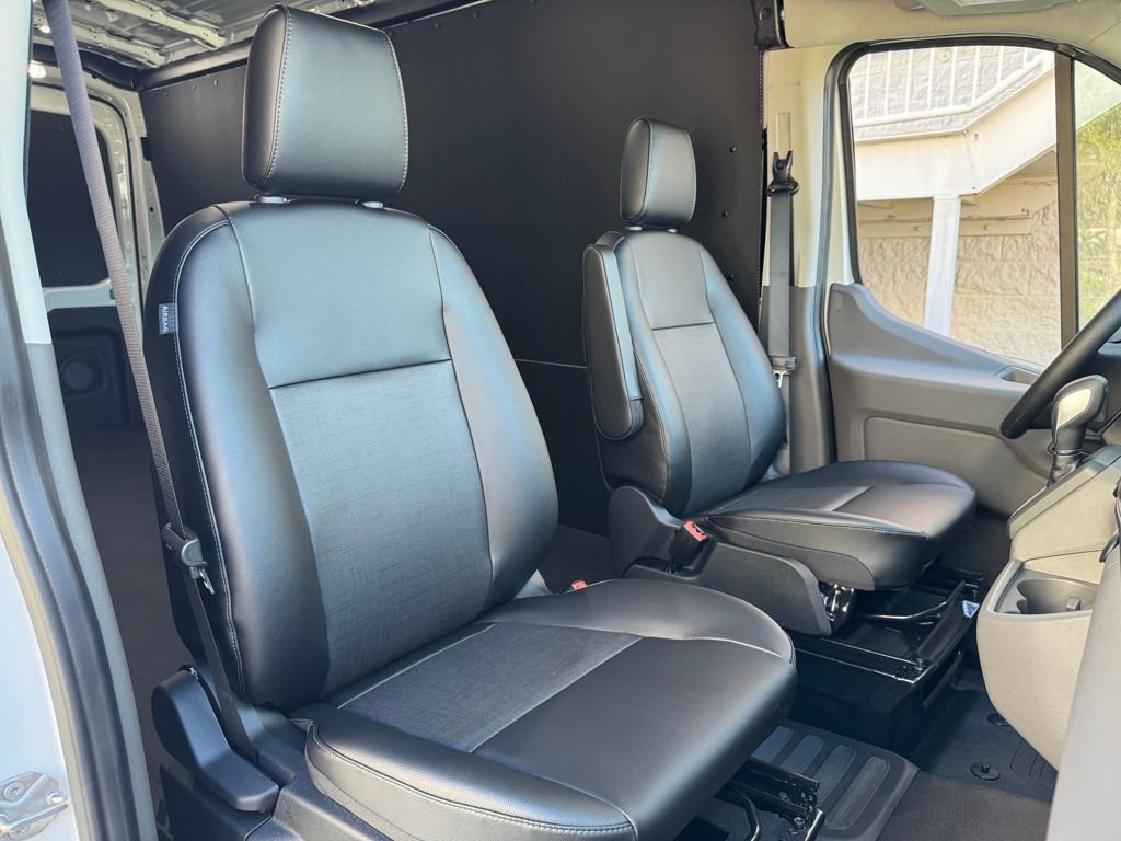 New 2026 Ford Transit 250 148 Medium Roof w/ Load Area Protection Package image 23