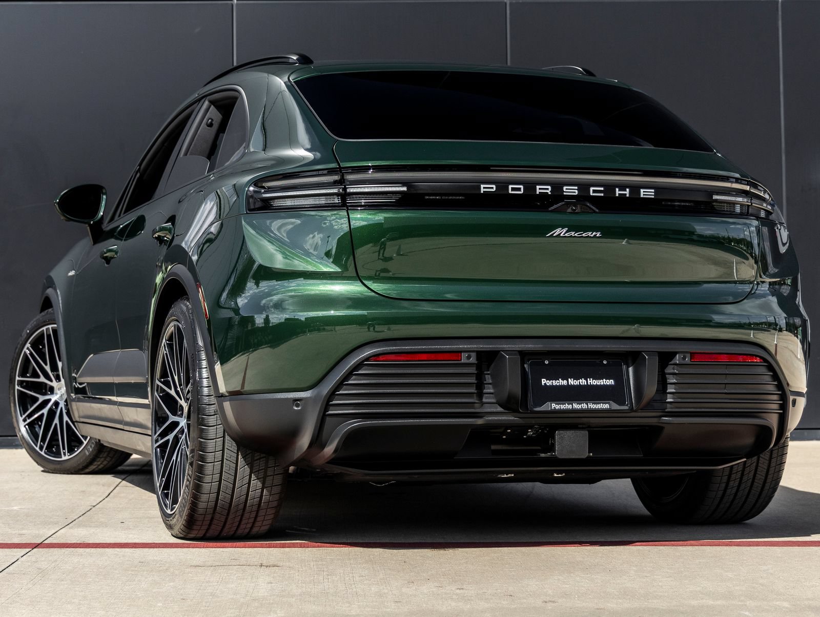 Certified 2025 Porsche Macan Electric RWD image 3