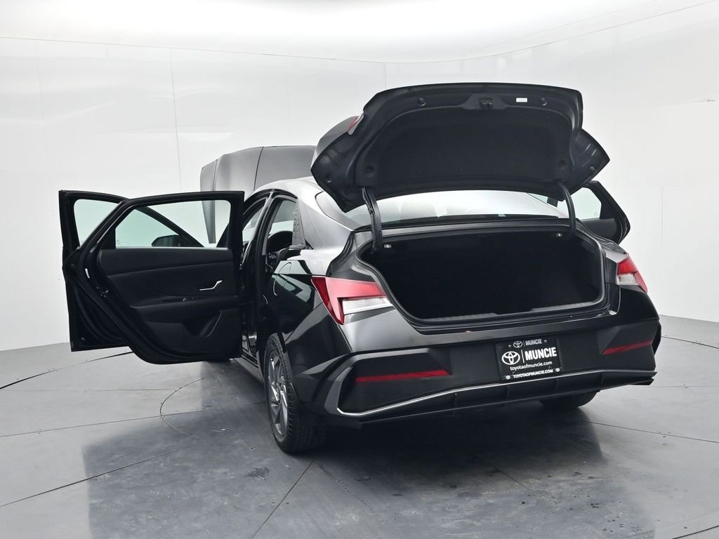 Used 2024 Hyundai Elantra SEL image 54