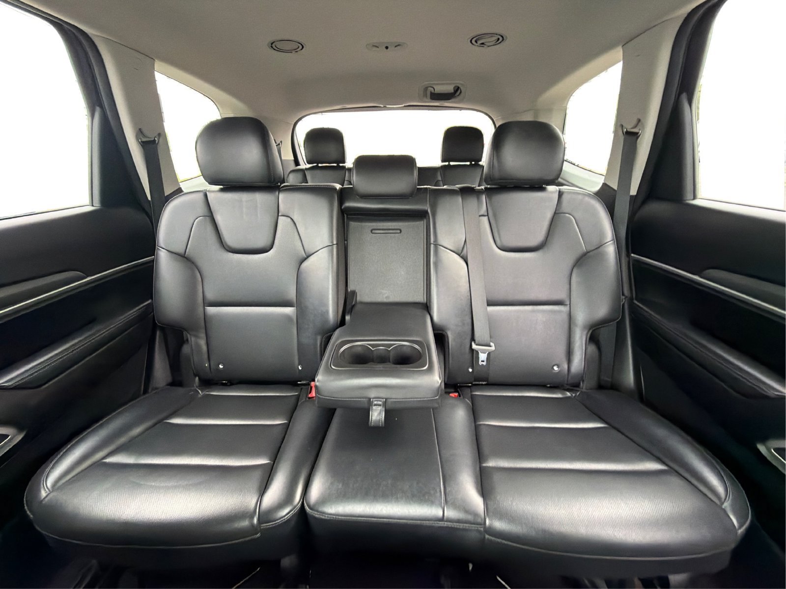 Used 2020 Kia Telluride LX AWD/4WD image 14