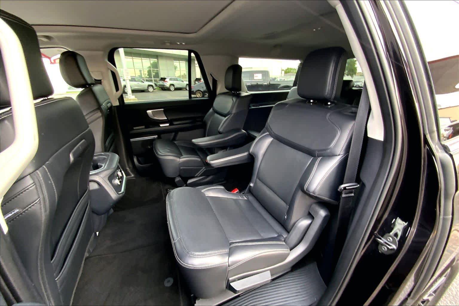 Used 2025 Ford Expedition Max Platinum AWD/4WD image 21