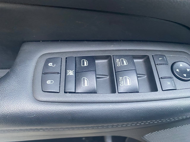 Used 2021 Jeep Grand Cherokee Laredo X AWD/4WD image 11