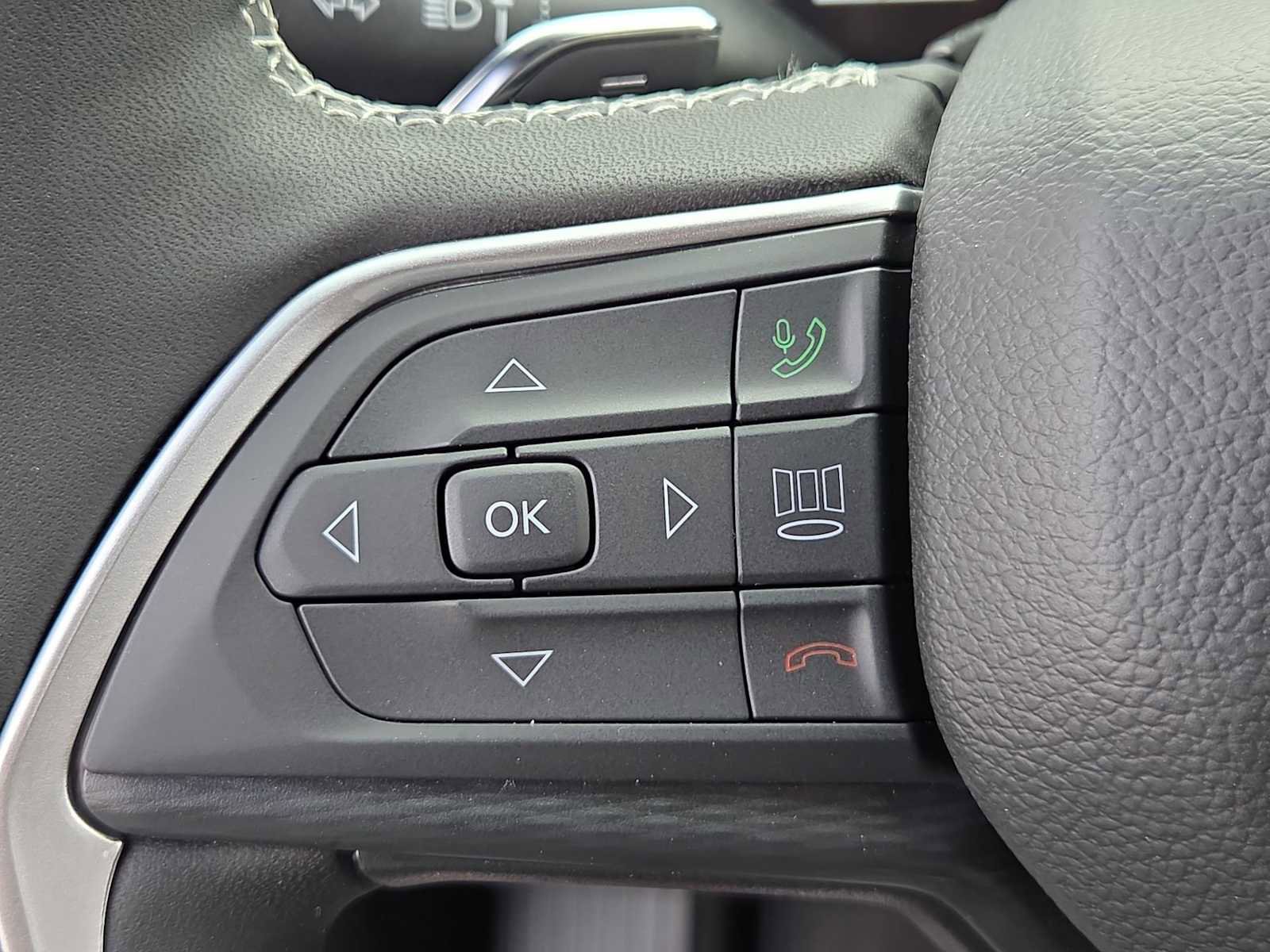 New 2025 Jeep Grand Cherokee Laredo X w/ Luxury Tech Group I image 24