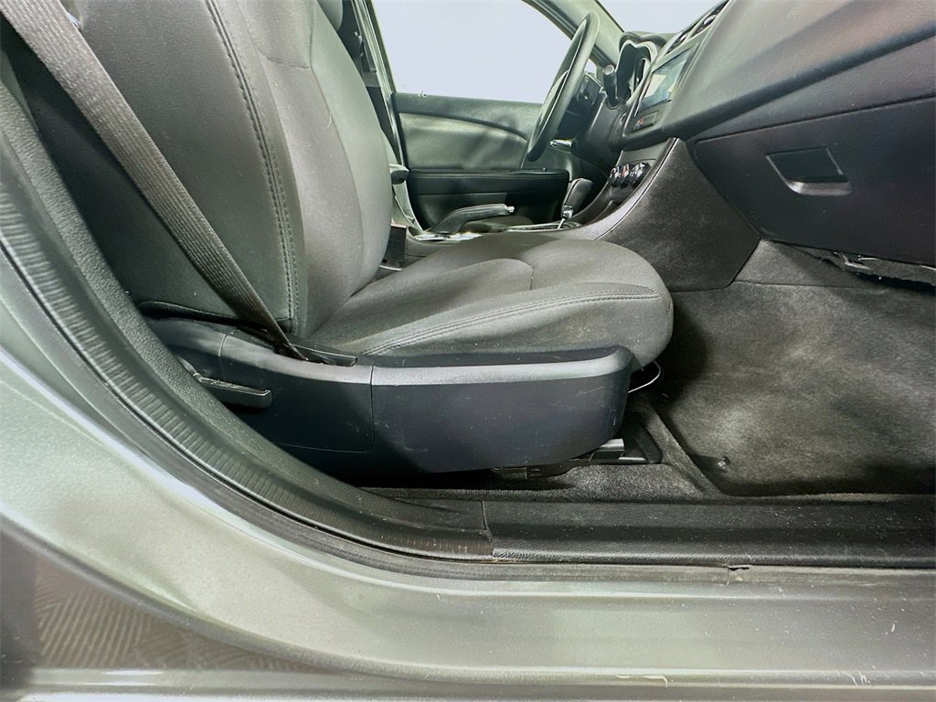 Used 2013 Dodge Avenger SE image 22