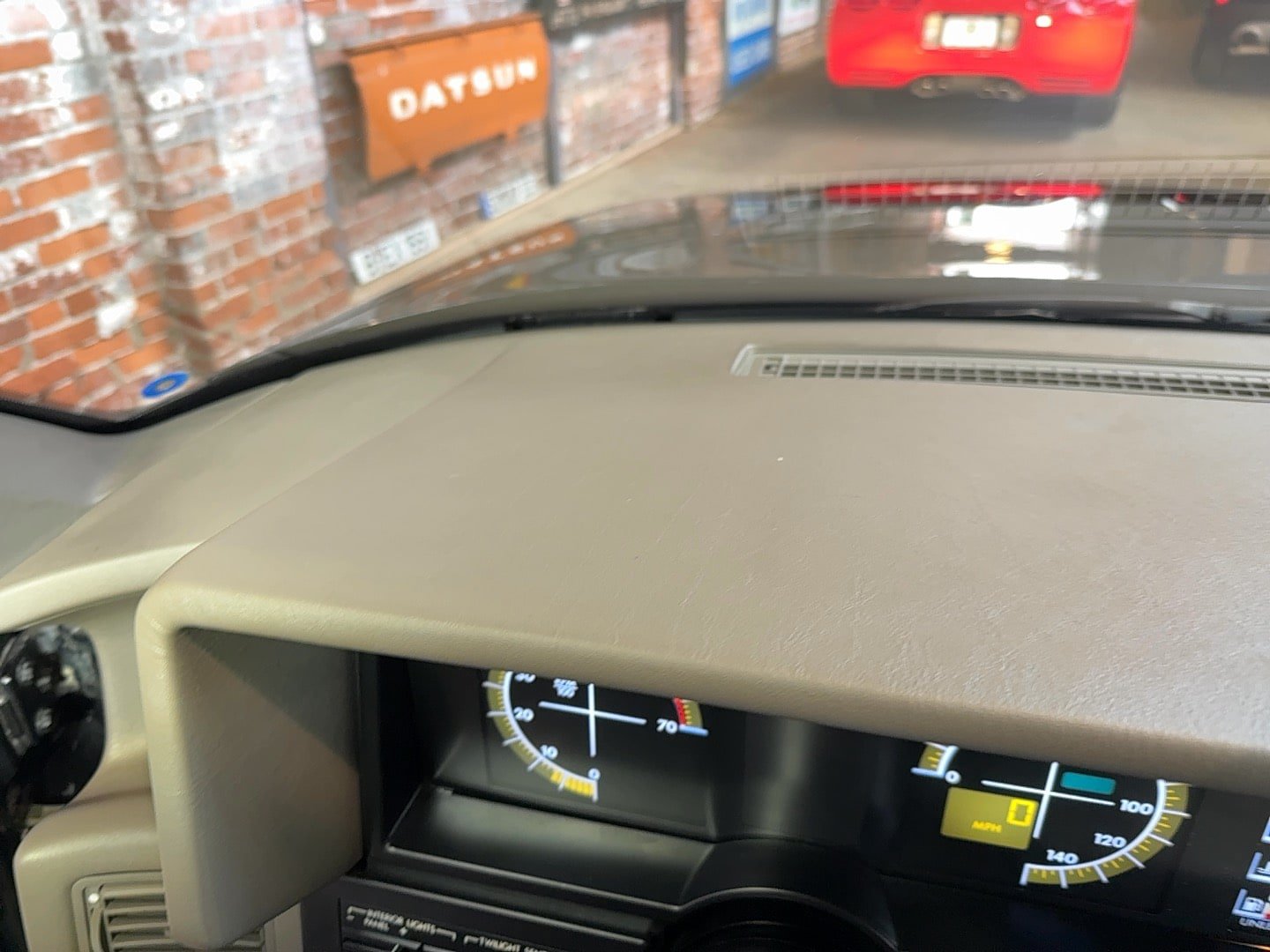 Used 1993 Cadillac Allante FWD image 33
