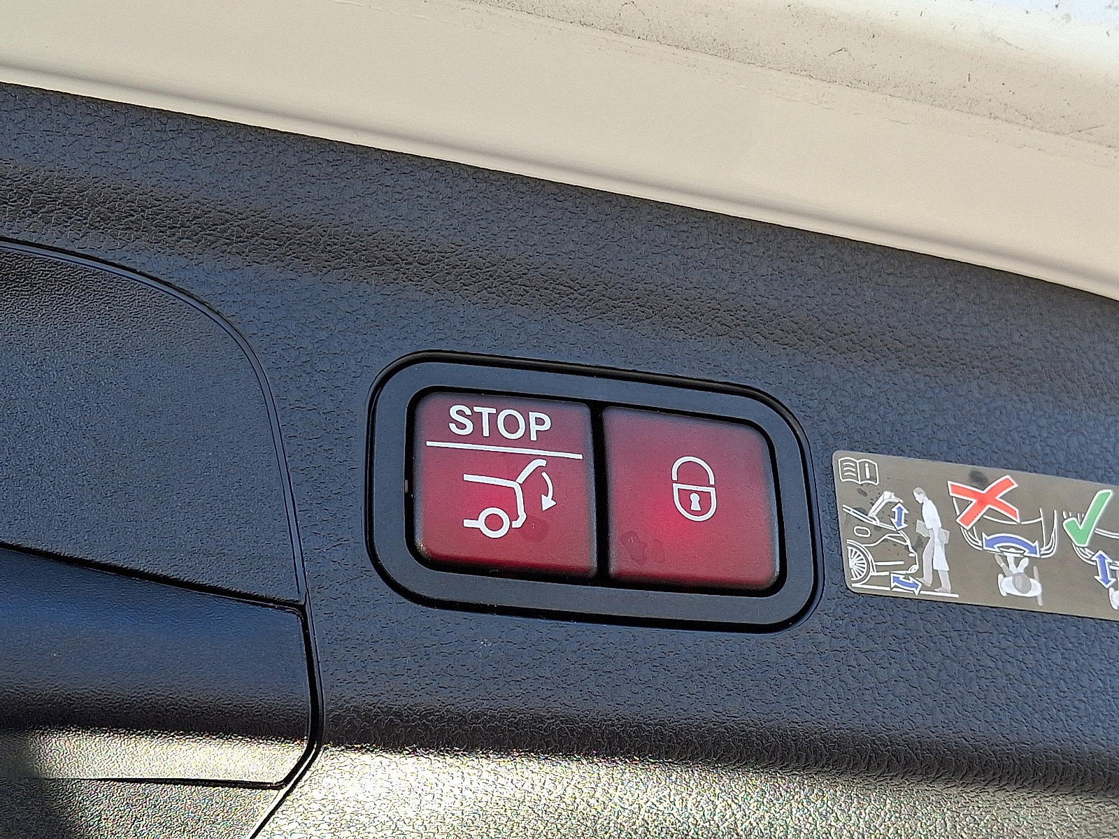 Certified 2026 Mercedes-Benz GLE 350 4MATIC image 29