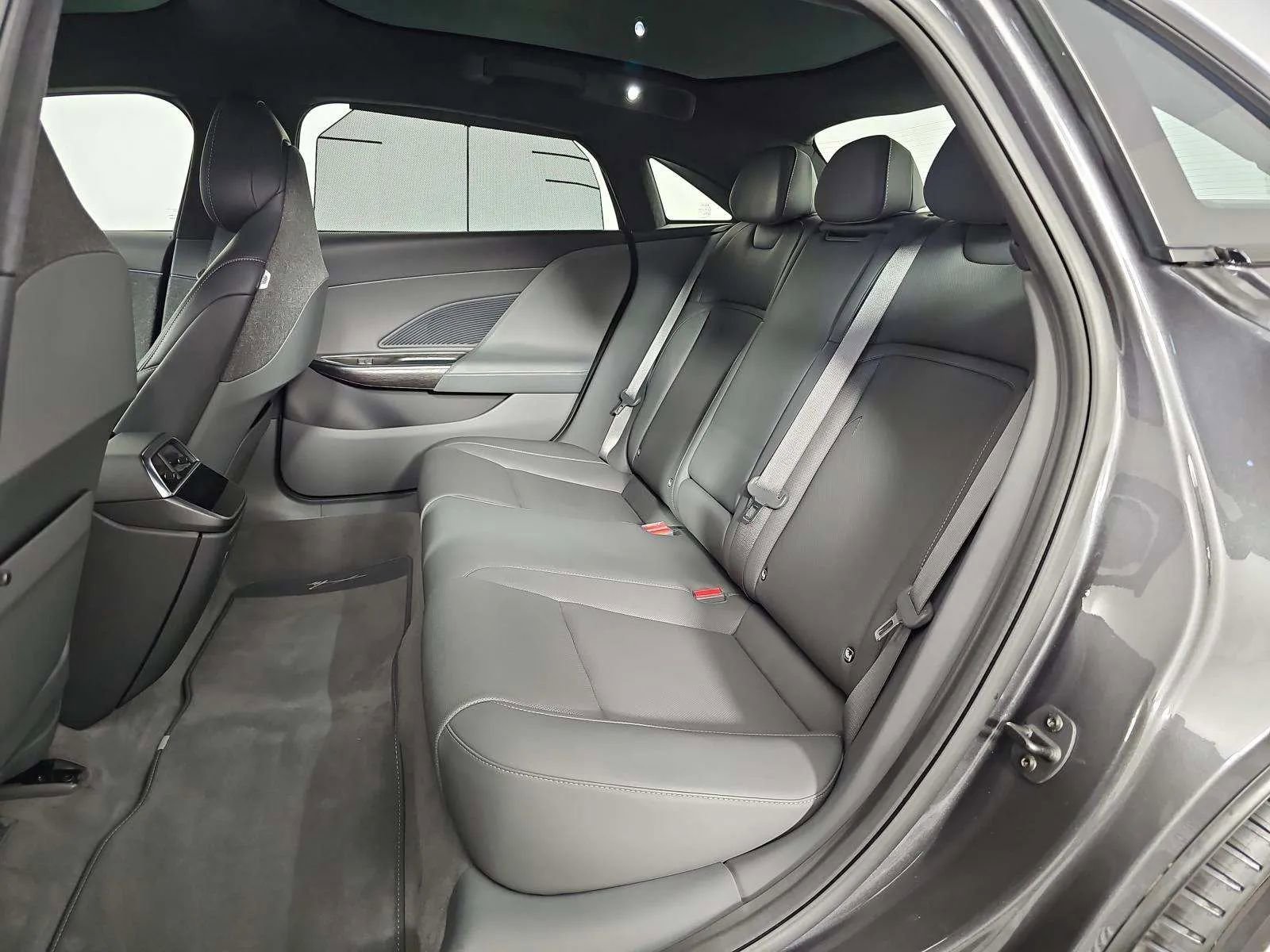 Used 2024 Lucid Air Touring AWD/4WD image 5