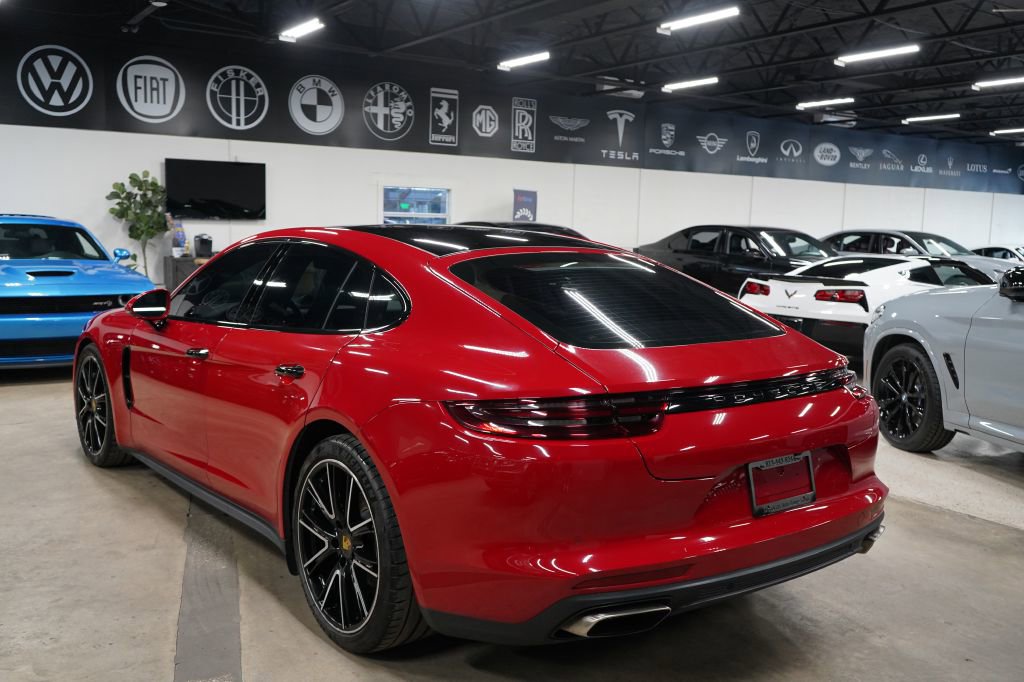 Used 2020 Porsche Panamera RWD image 3