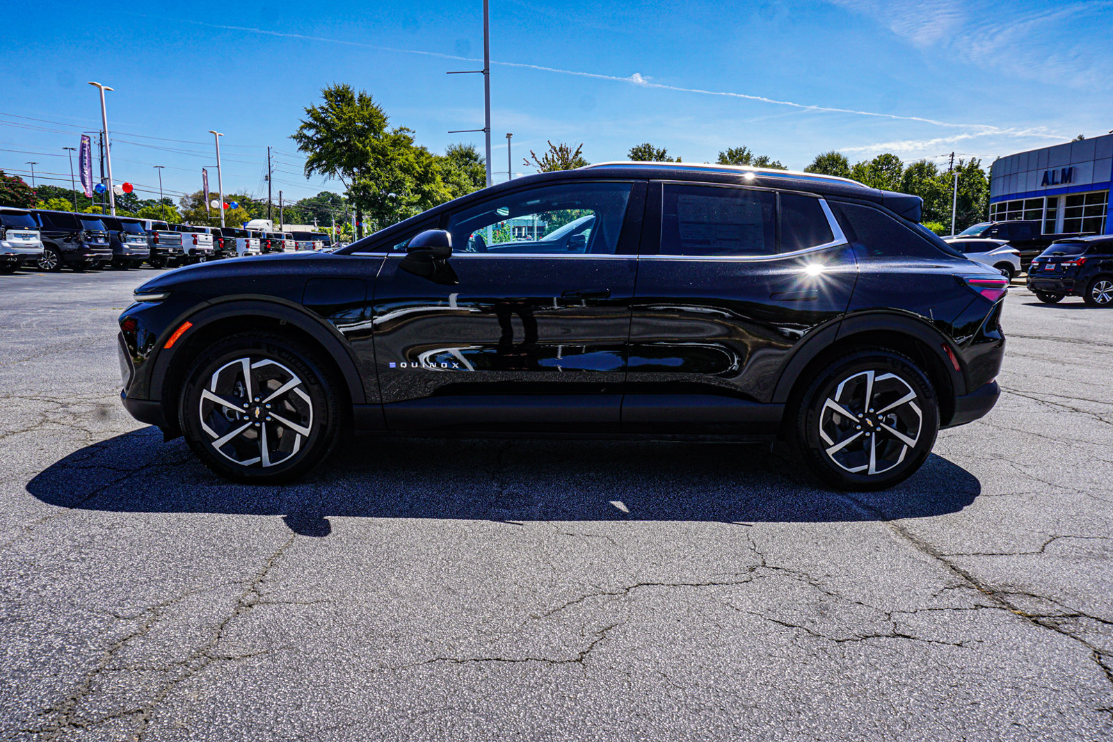 New 2026 Chevrolet Equinox EV LT FWD image 7
