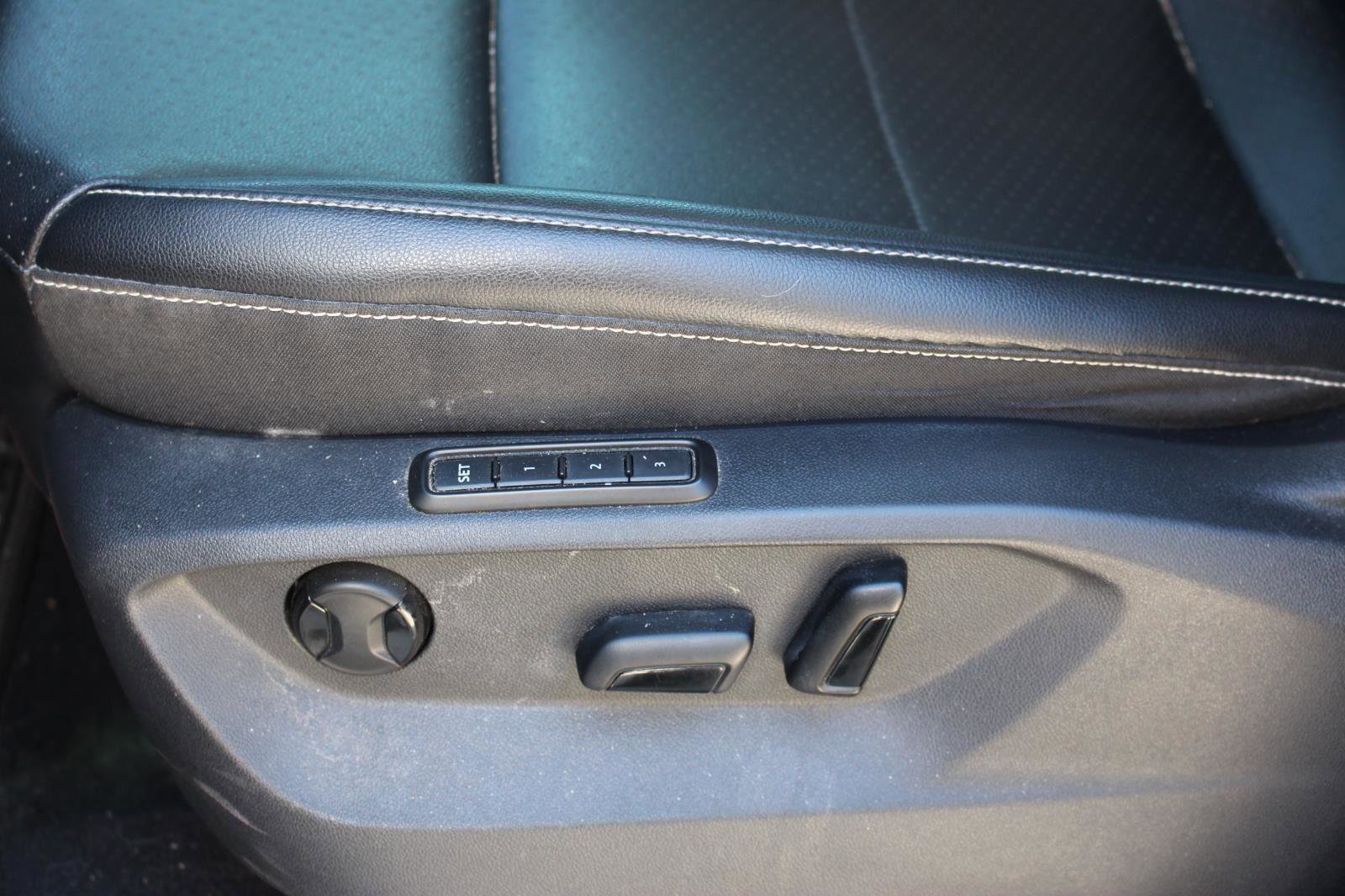 Used 2022 Volkswagen Atlas SEL AWD/4WD image 29