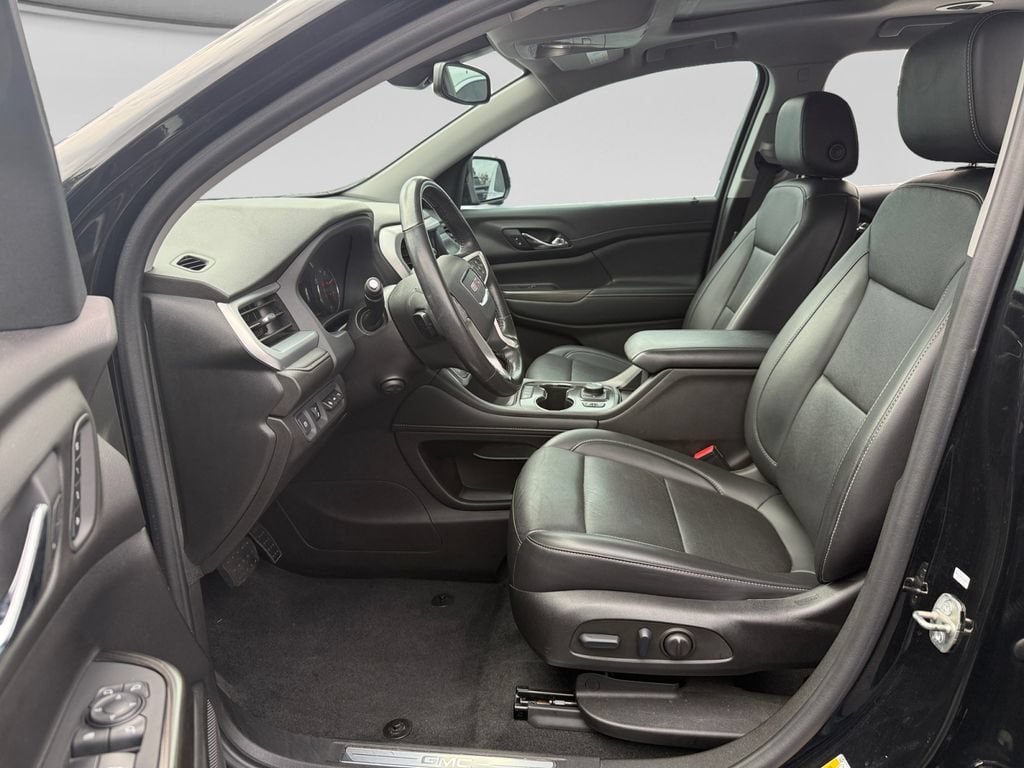 Used 2022 GMC Acadia SLT w/ Technology Package FWD image 9