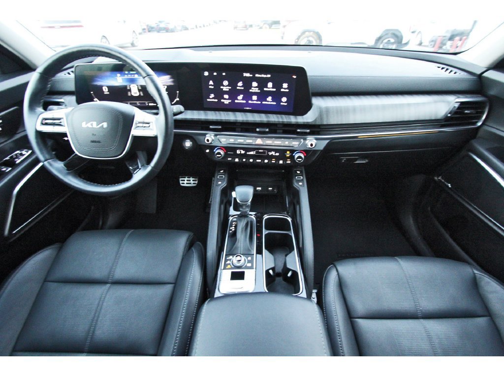 Used 2025 Kia Telluride SX w/ SX Captain's Chair Package AWD/4WD image 10