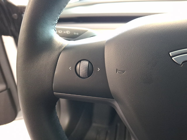 Used 2023 Tesla Model 3 Standard Range RWD image 23