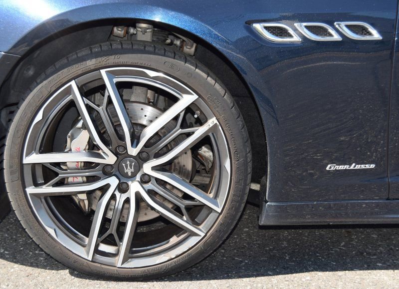 Used 2019 Maserati Quattroporte S GranLusso Q4 AWD/4WD image 16