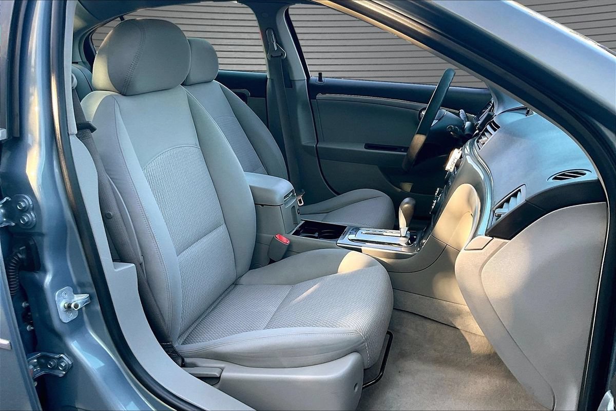 Used 2008 Saturn Aura XE FWD image 27