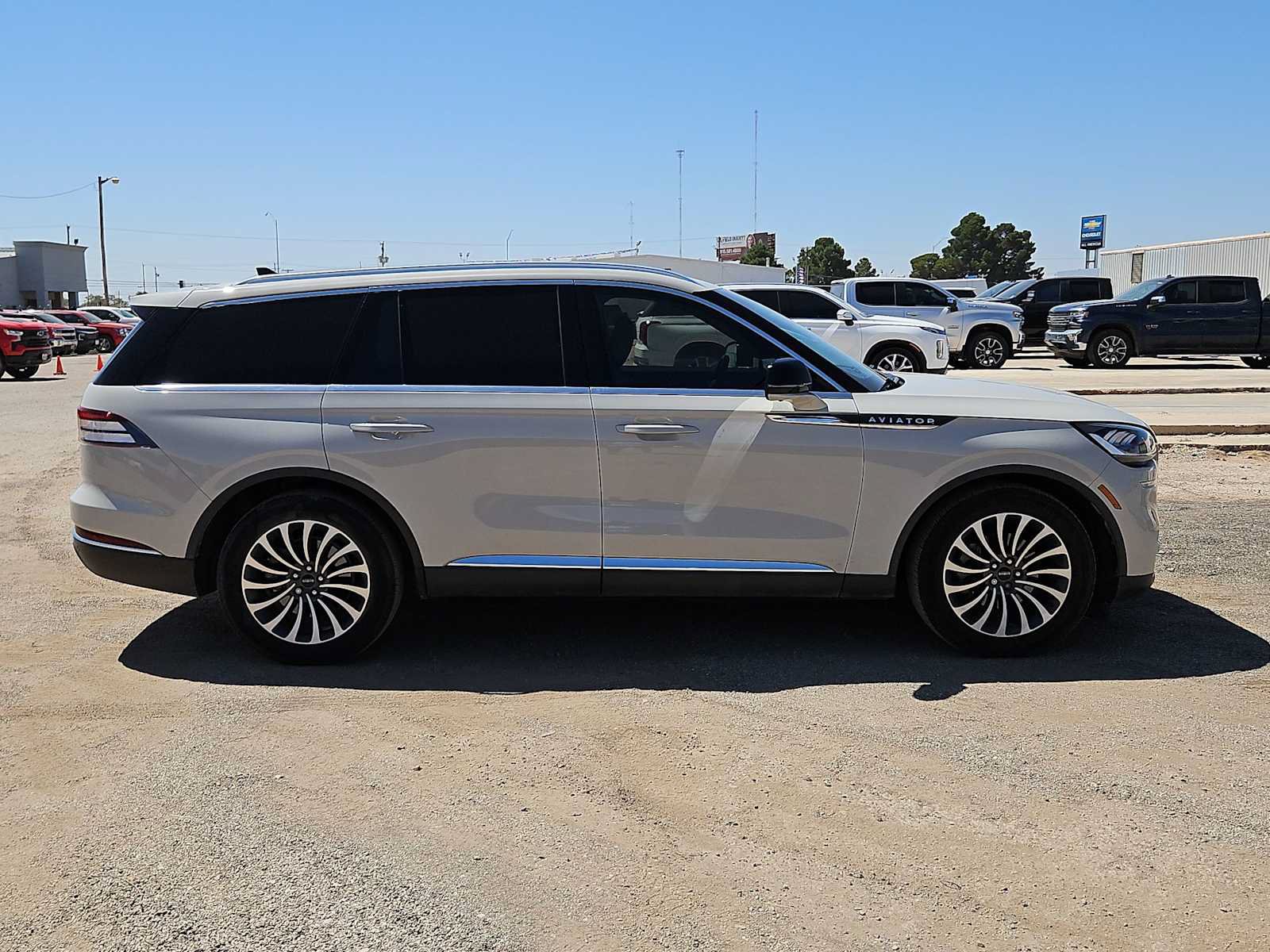 Used 2023 Lincoln Aviator Reserve w/ Elements Package Plus RWD image 9