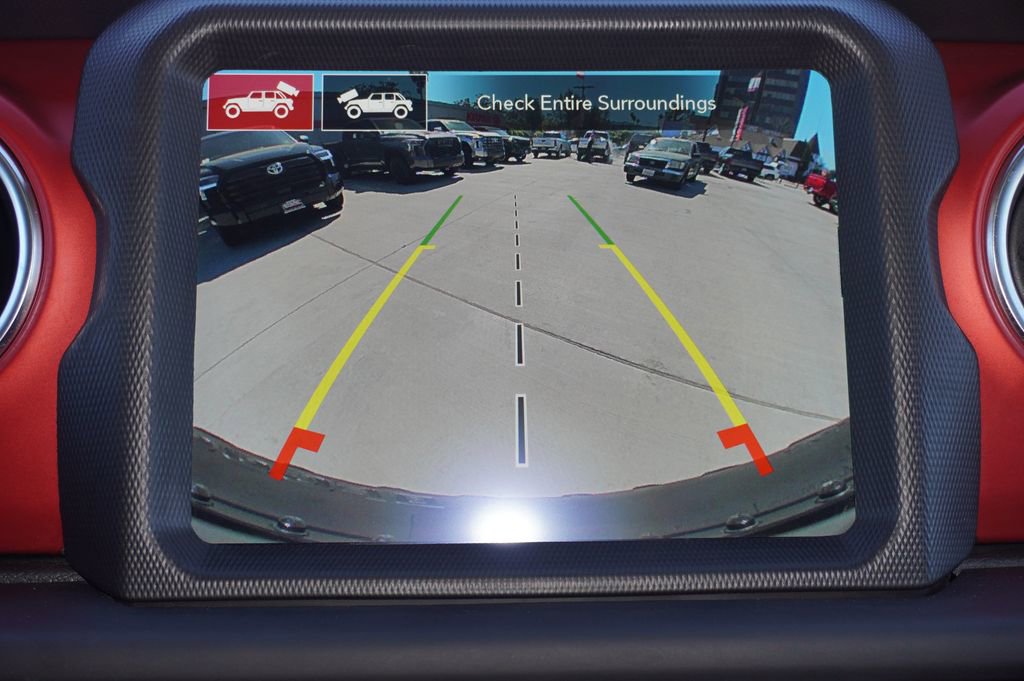 Used 2022 Jeep Wrangler Unlimited Rubicon w/ Xtreme Recon 35" Tire Package image 15