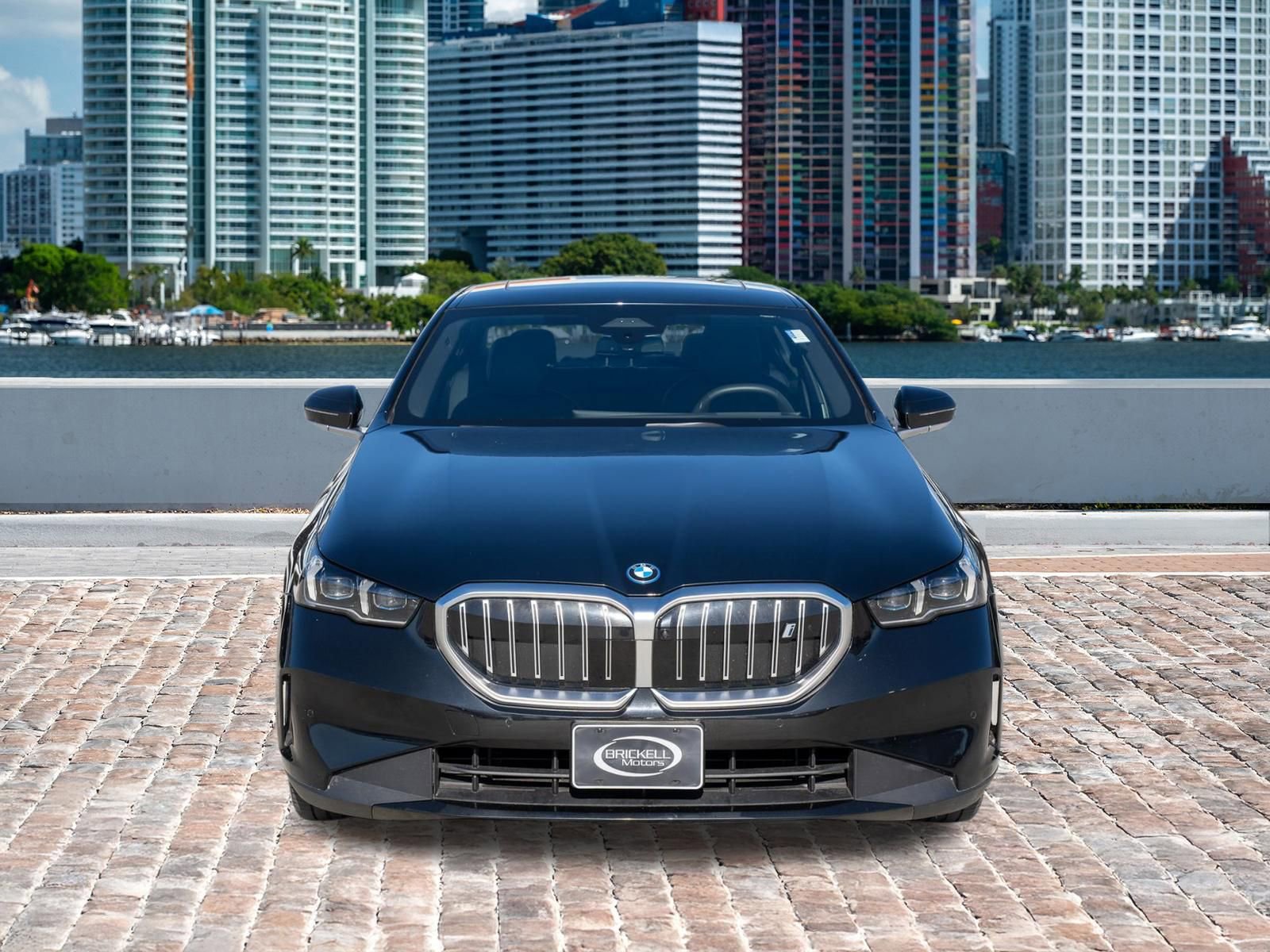 Used 2024 BMW i5 eDrive40i RWD image 2
