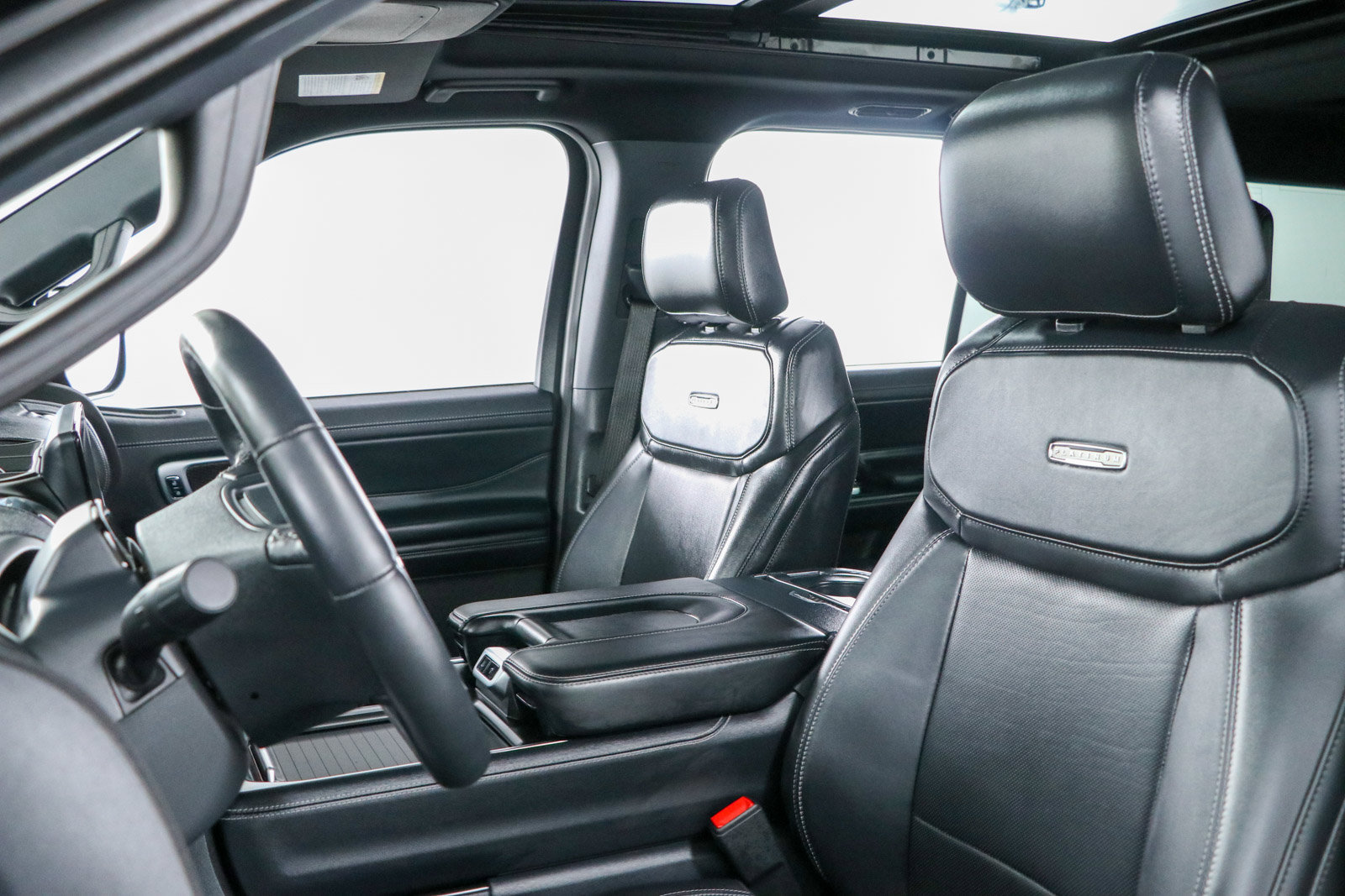 Used 2025 Ford Expedition Platinum w/ Stealth Appearance Package AWD/4WD image 25