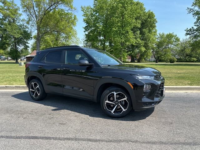 Used 2023 Chevrolet TrailBlazer RS w/ Convenience Package AWD/4WD image 2