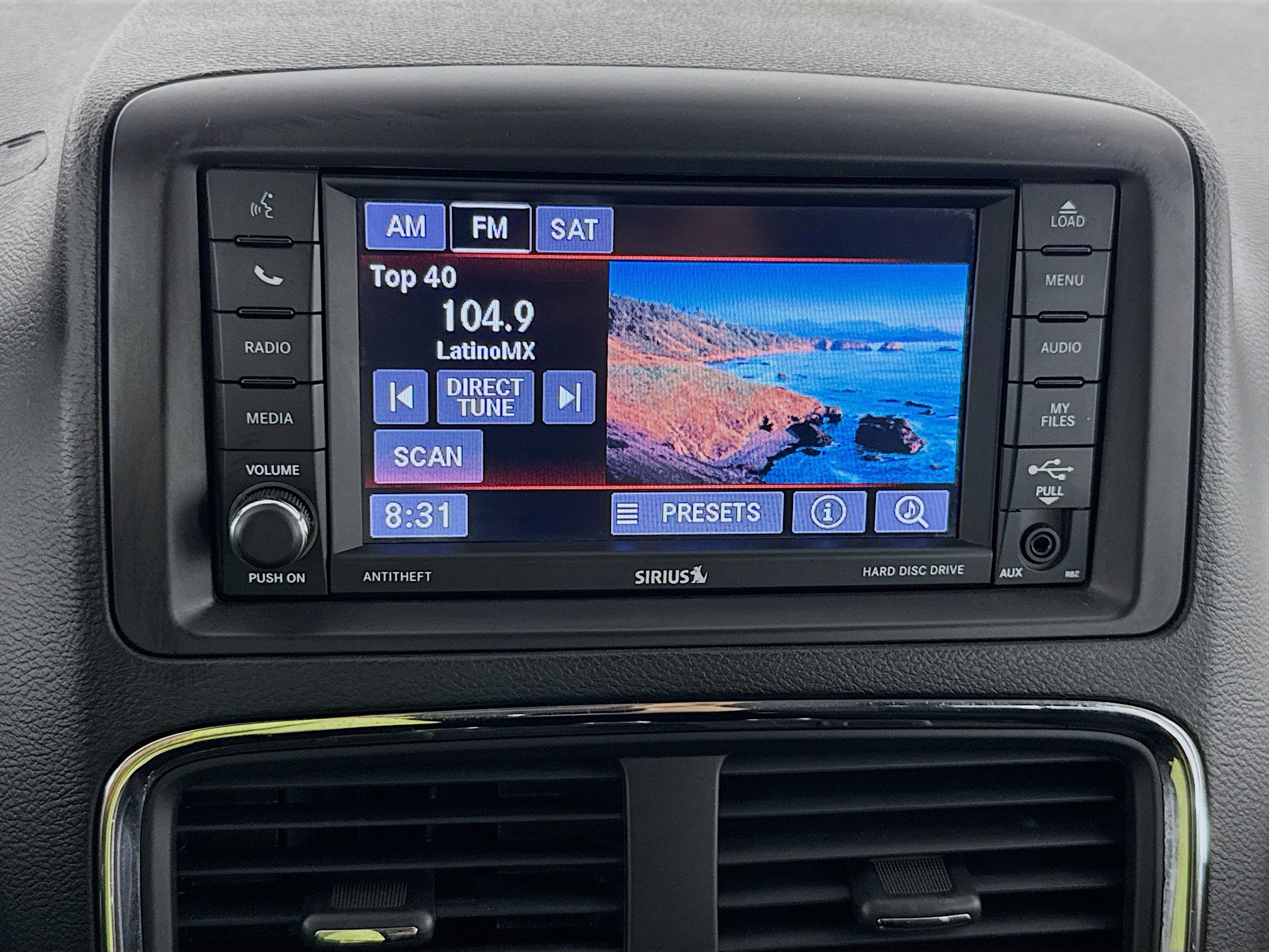 Used 2018 Dodge Grand Caravan SE w/ UConnect Hands-Free Group FWD image 16