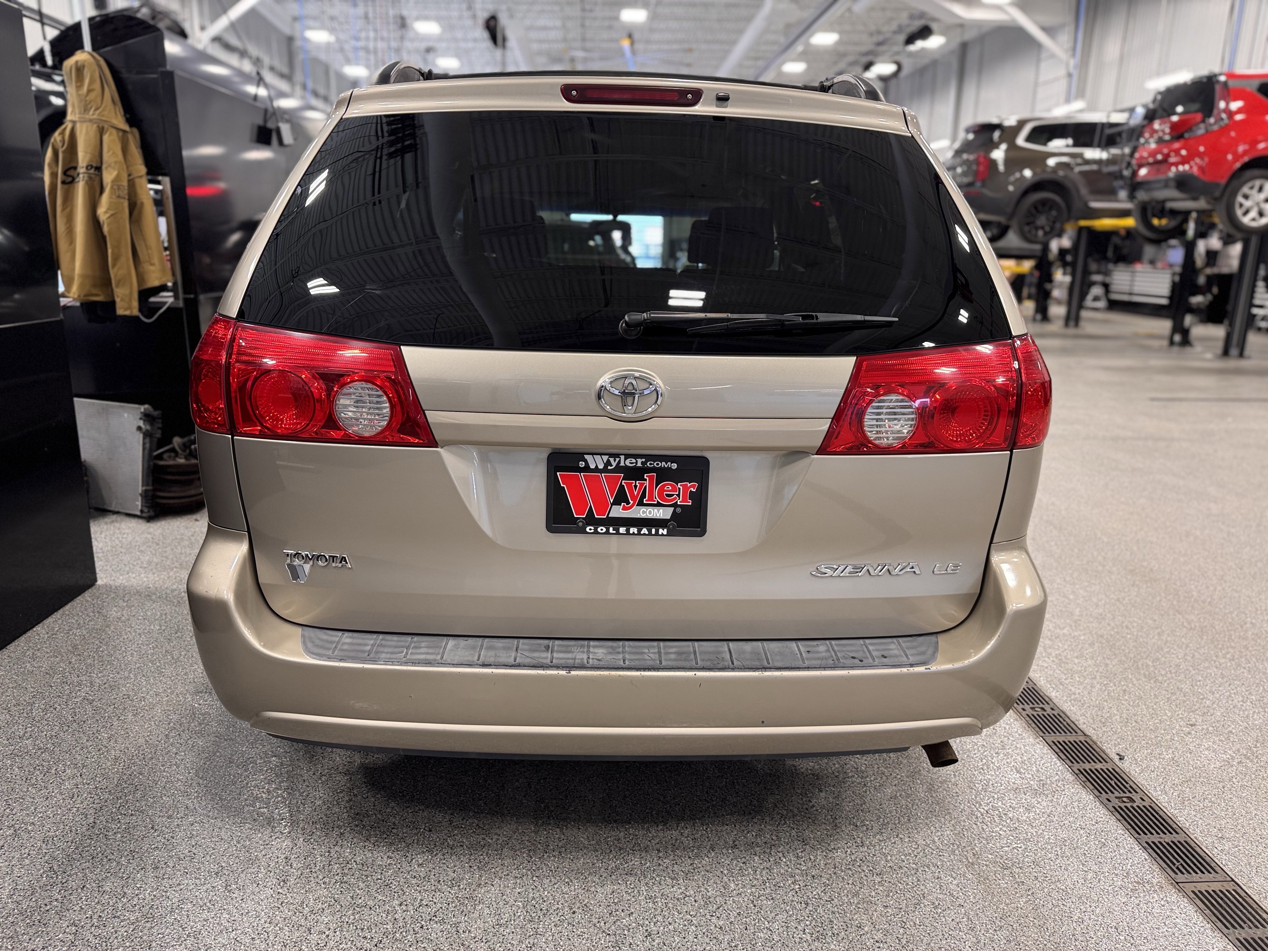 Used 2008 Toyota Sienna LE image 32