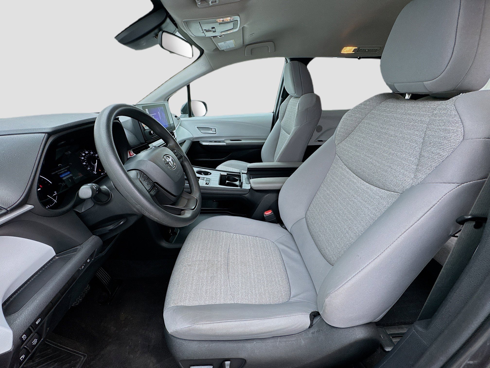 Used 2025 Toyota Sienna LE FWD image 13