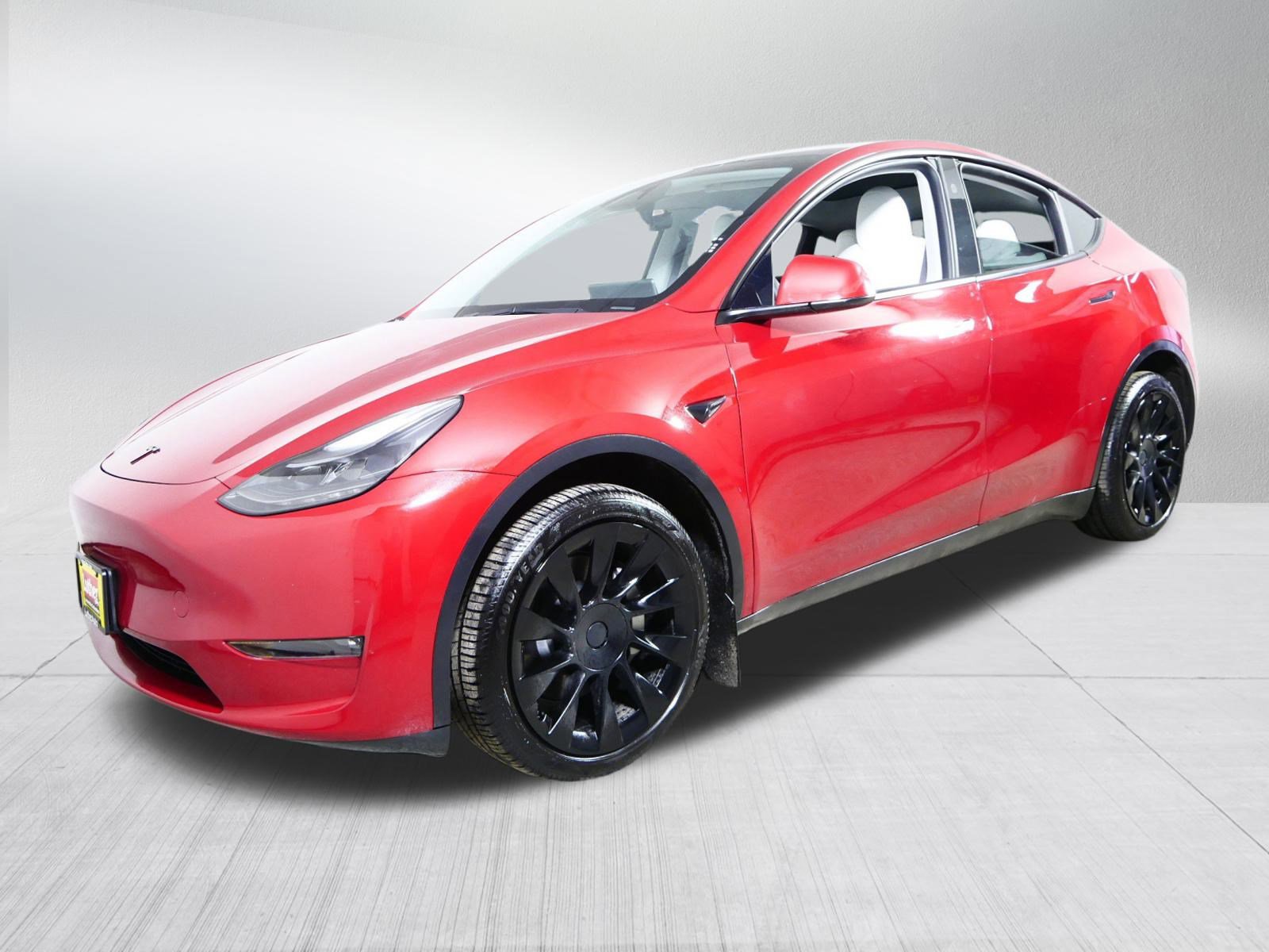 Used 2023 Tesla Model Y Long Range image 3
